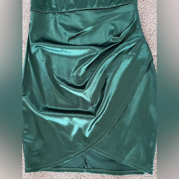 Dress - Picture 3 of 6